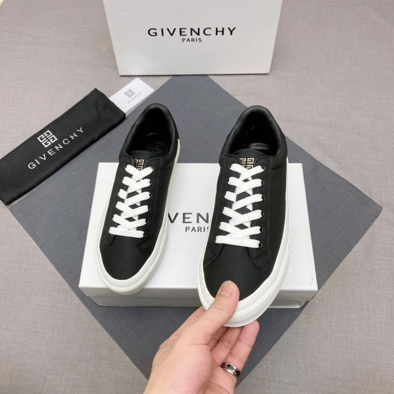EyeCatching Gxvxnchy Sneakers 152609