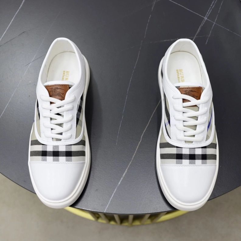 Versatile Bxrbxrry Sneakers 114682