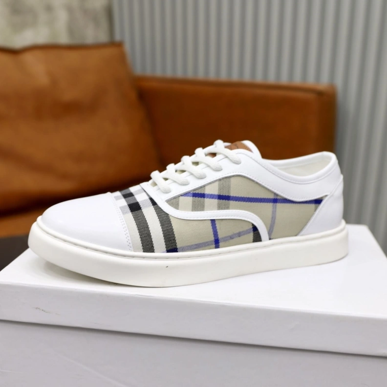 Versatile Bxrbxrry Sneakers 114682