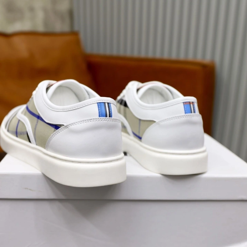 Versatile Bxrbxrry Sneakers 114682