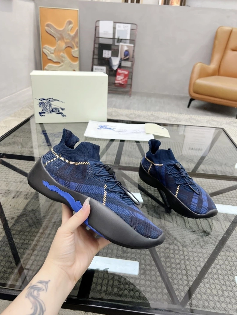 Bold Bxrbxrry Sneakers 114681