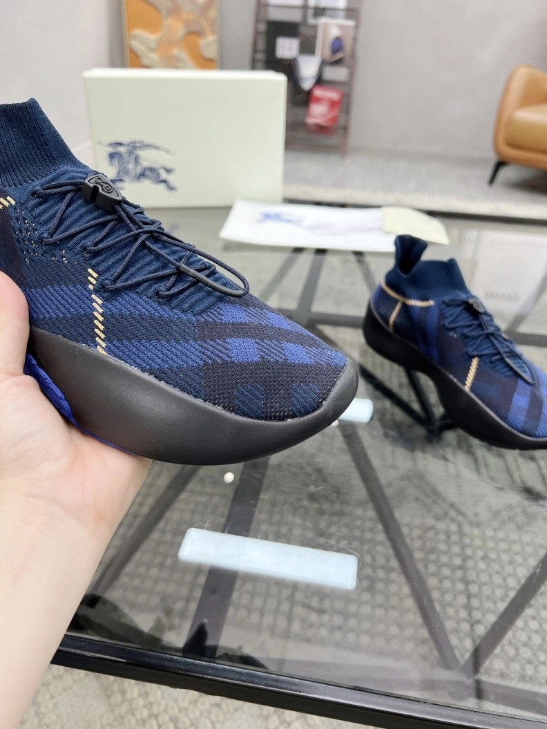 Bold Bxrbxrry Sneakers 114681