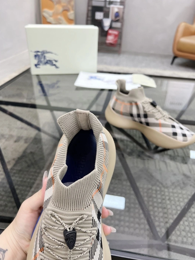 NewStyle Bxrbxrry Sneakers 114679