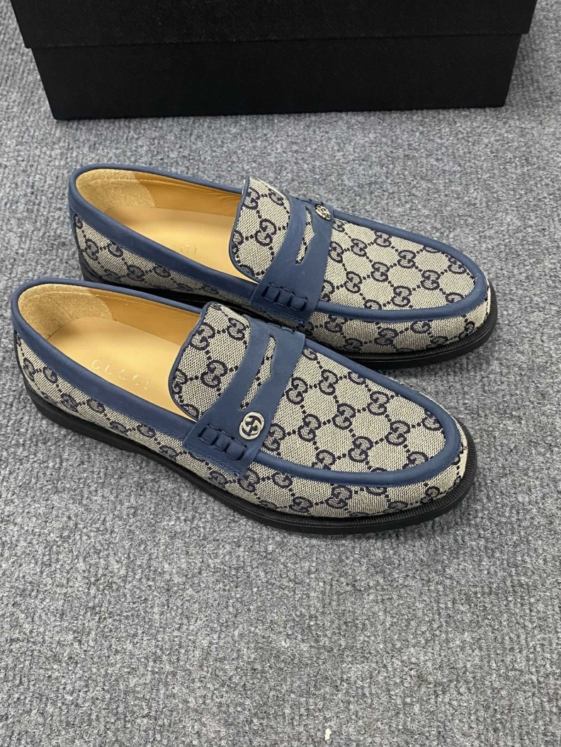 Elegant Gxccx Leather Shoes 156645