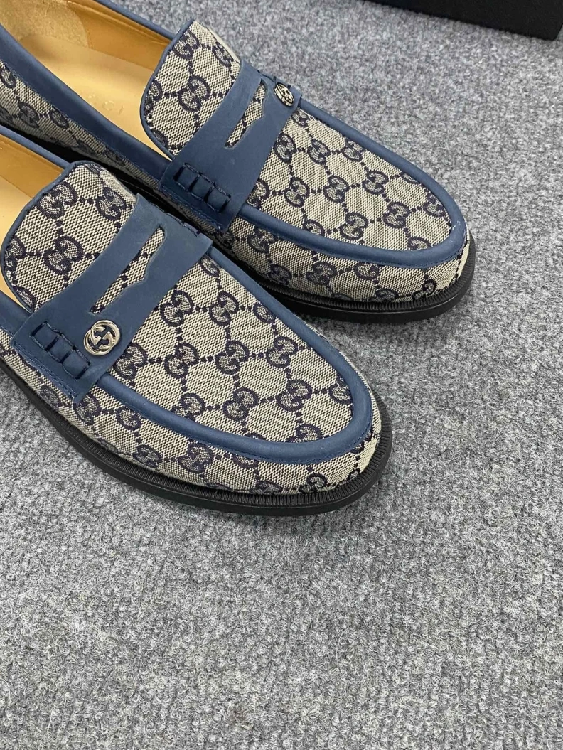 Elegant Gxccx Leather Shoes 156645