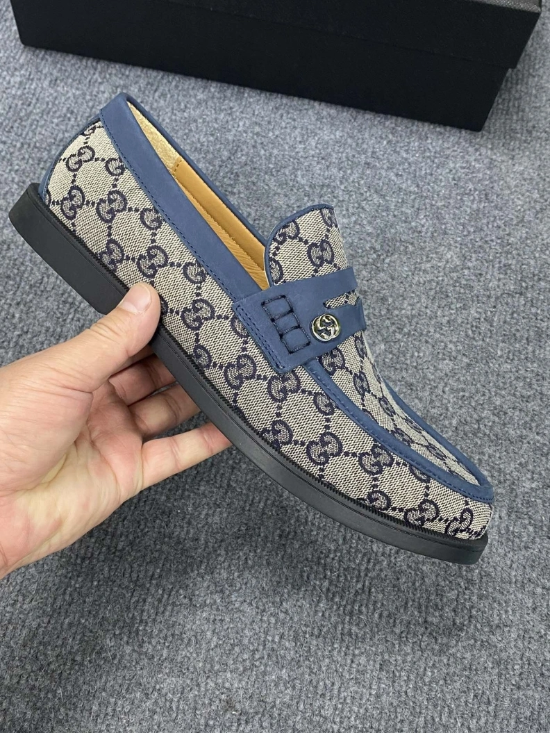 Elegant Gxccx Leather Shoes 156645