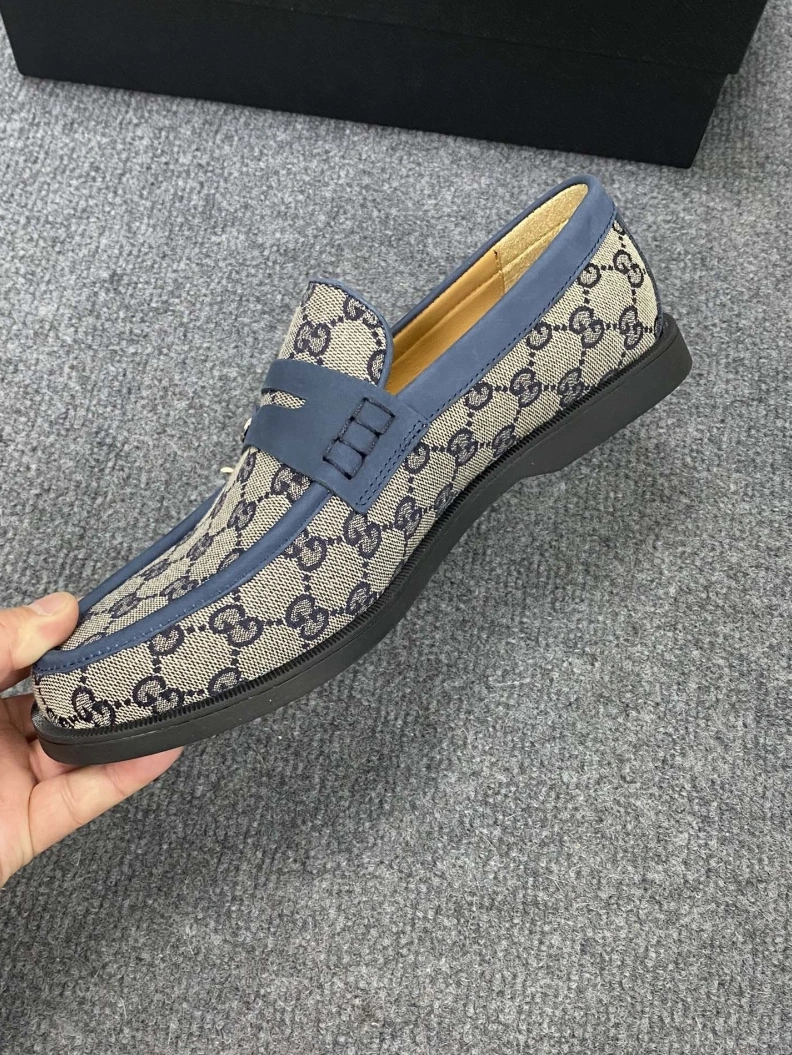 Elegant Gxccx Leather Shoes 156645