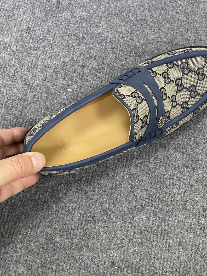 Elegant Gxccx Leather Shoes 156645