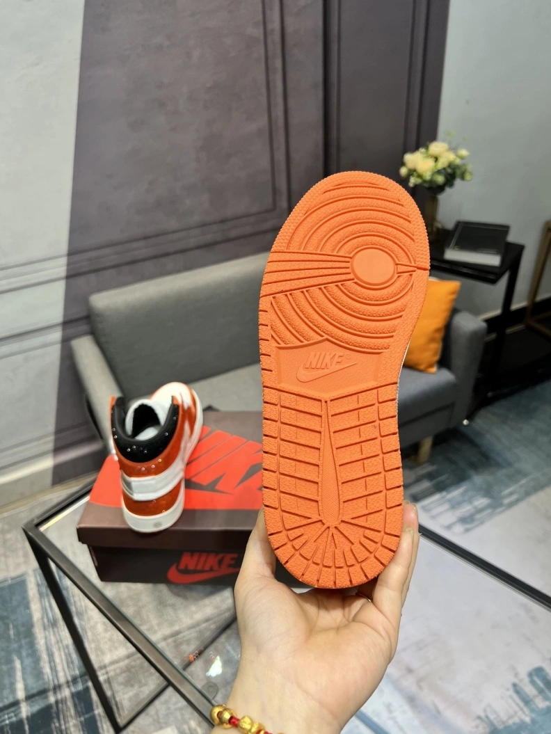 Sleek Nxkx Sneakers 198787