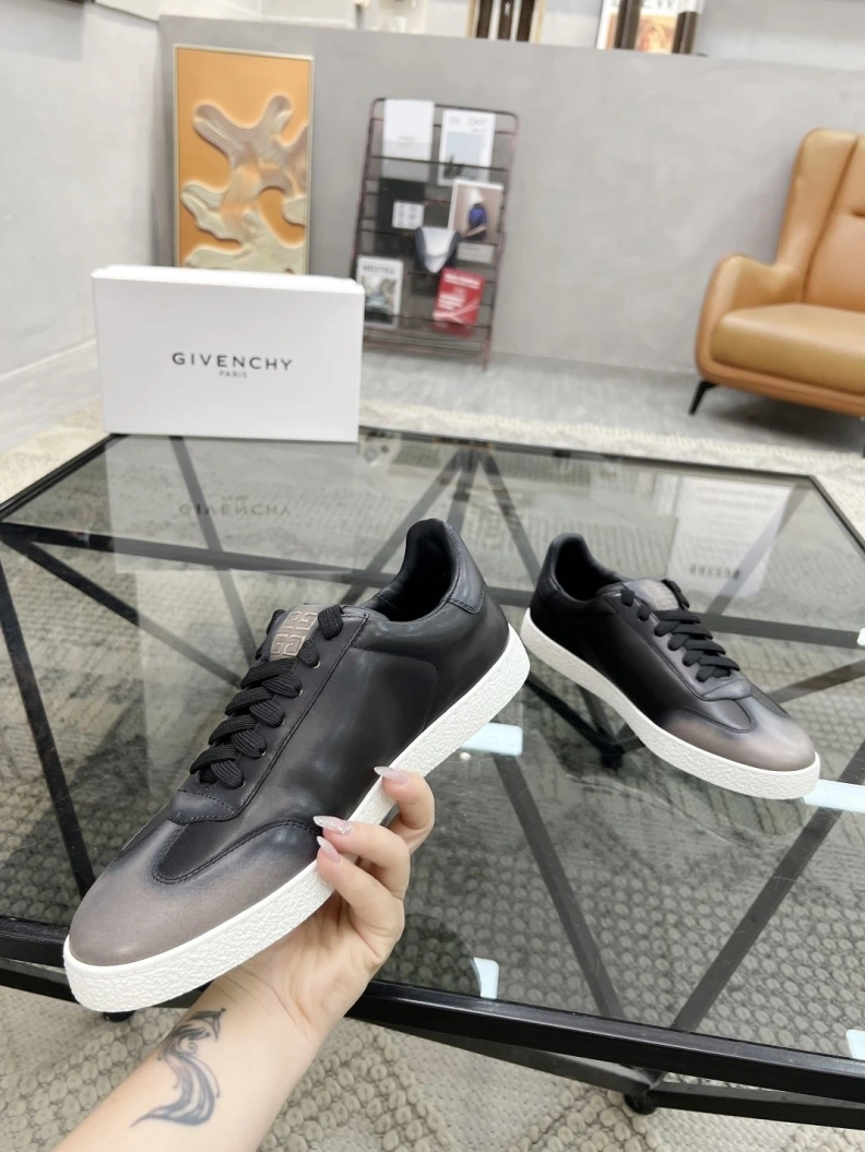 Gxvxnchy Sneakers Flexible 152608
