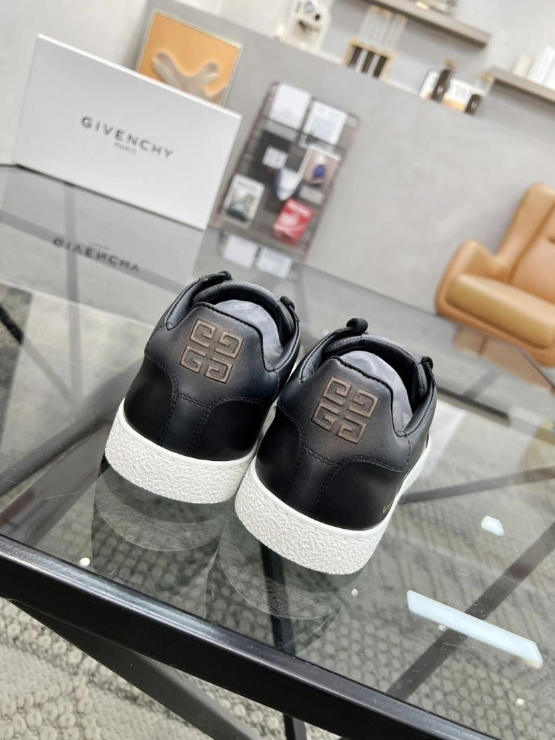 Gxvxnchy Sneakers Flexible 152608