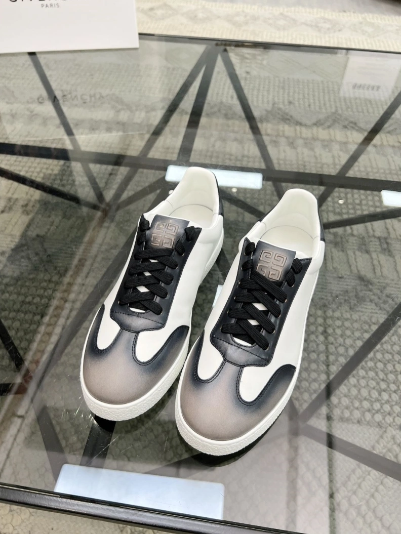 Elegant Gxvxnchy Sneakers 152619