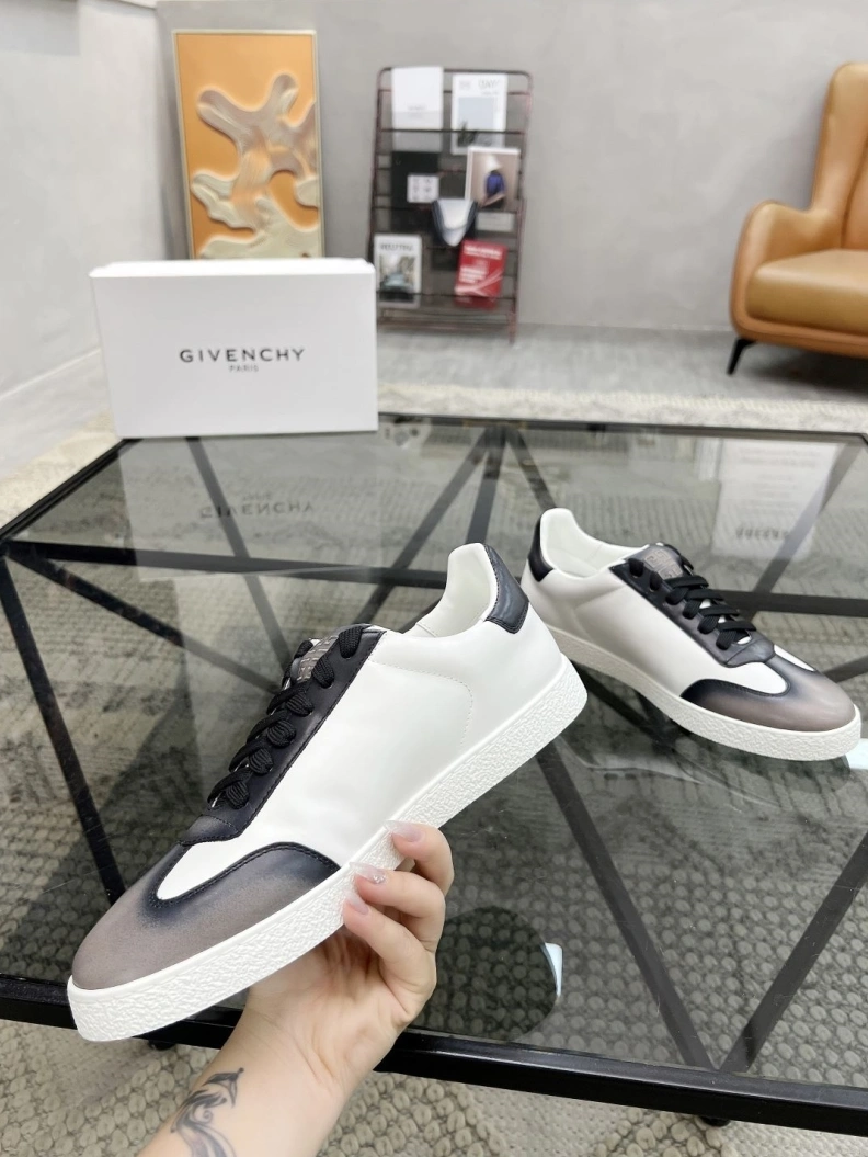 Elegant Gxvxnchy Sneakers 152619