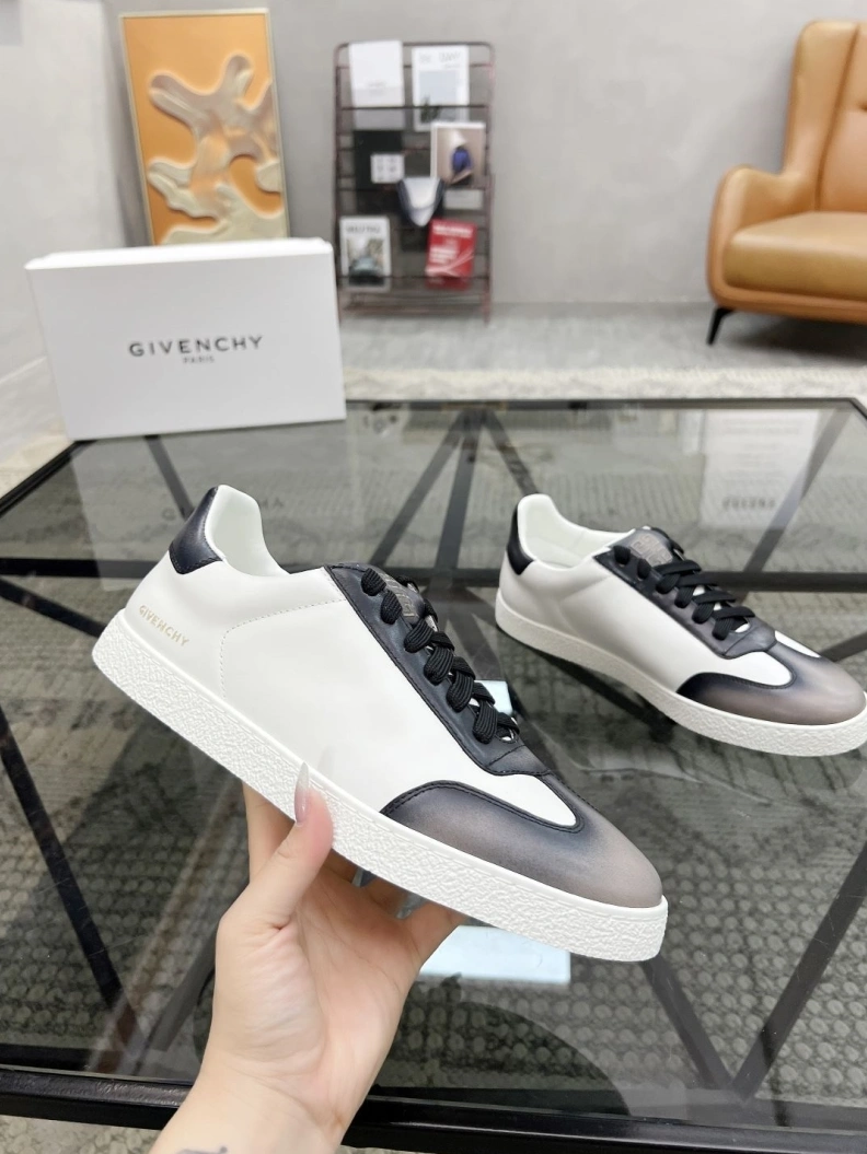 Elegant Gxvxnchy Sneakers 152619