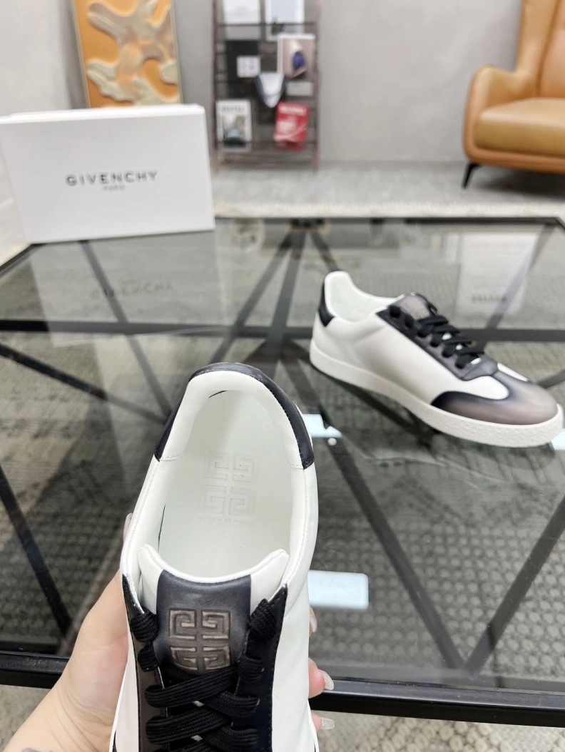 Elegant Gxvxnchy Sneakers 152619