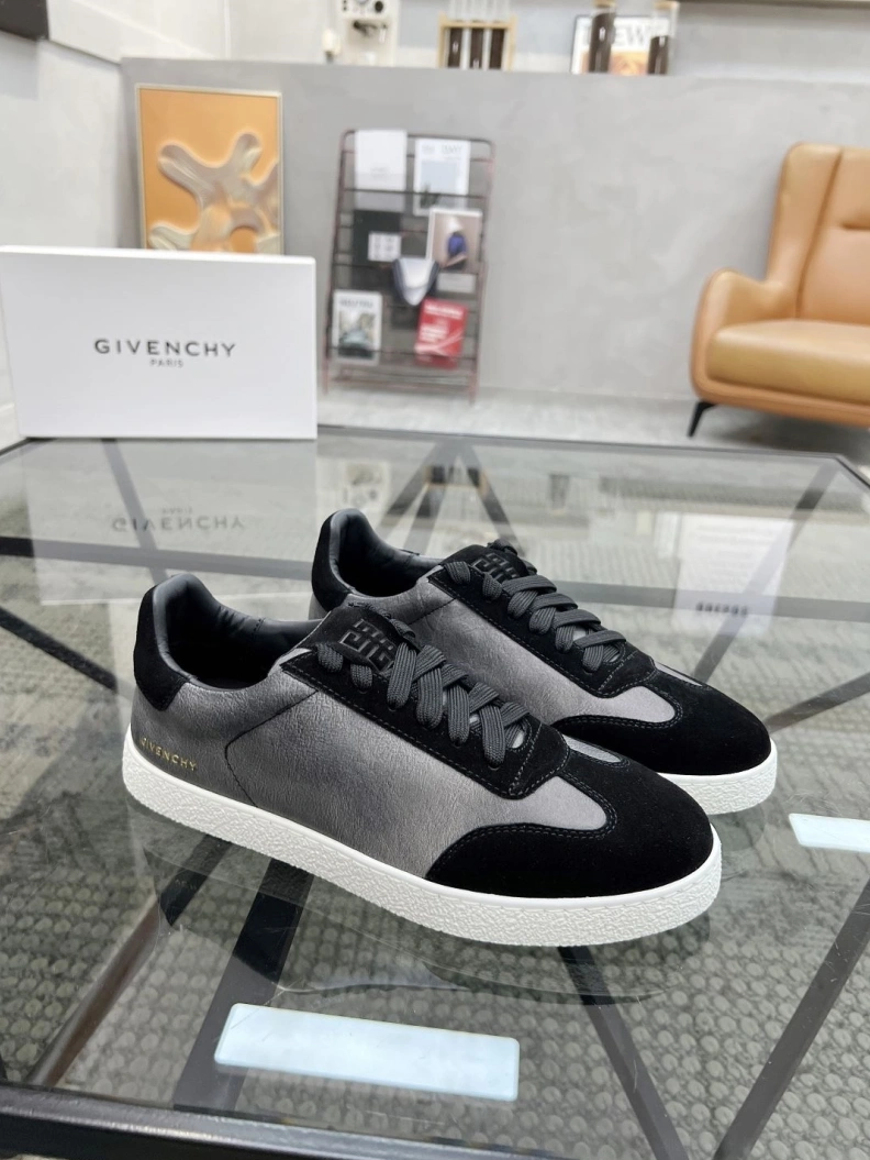Elegant Gxvxnchy Sneakers 152617