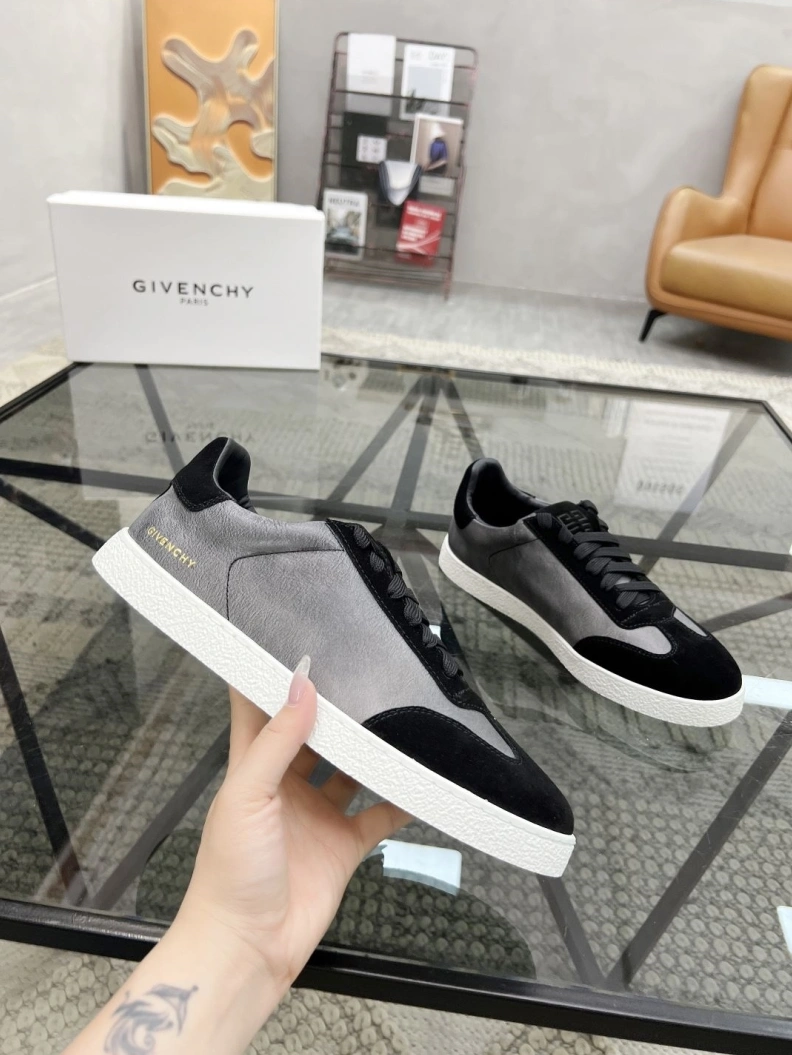 Elegant Gxvxnchy Sneakers 152617