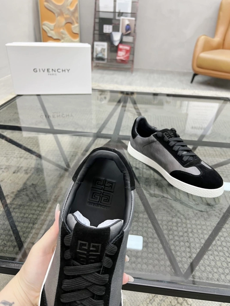 Elegant Gxvxnchy Sneakers 152617