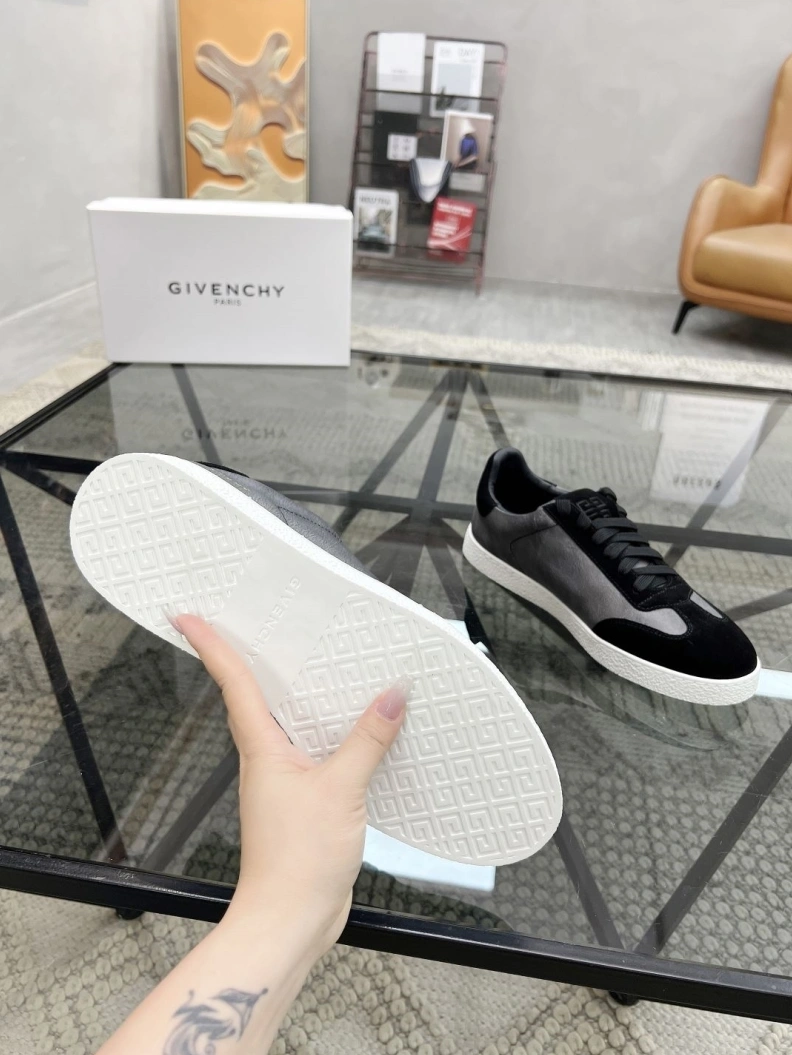 Elegant Gxvxnchy Sneakers 152617