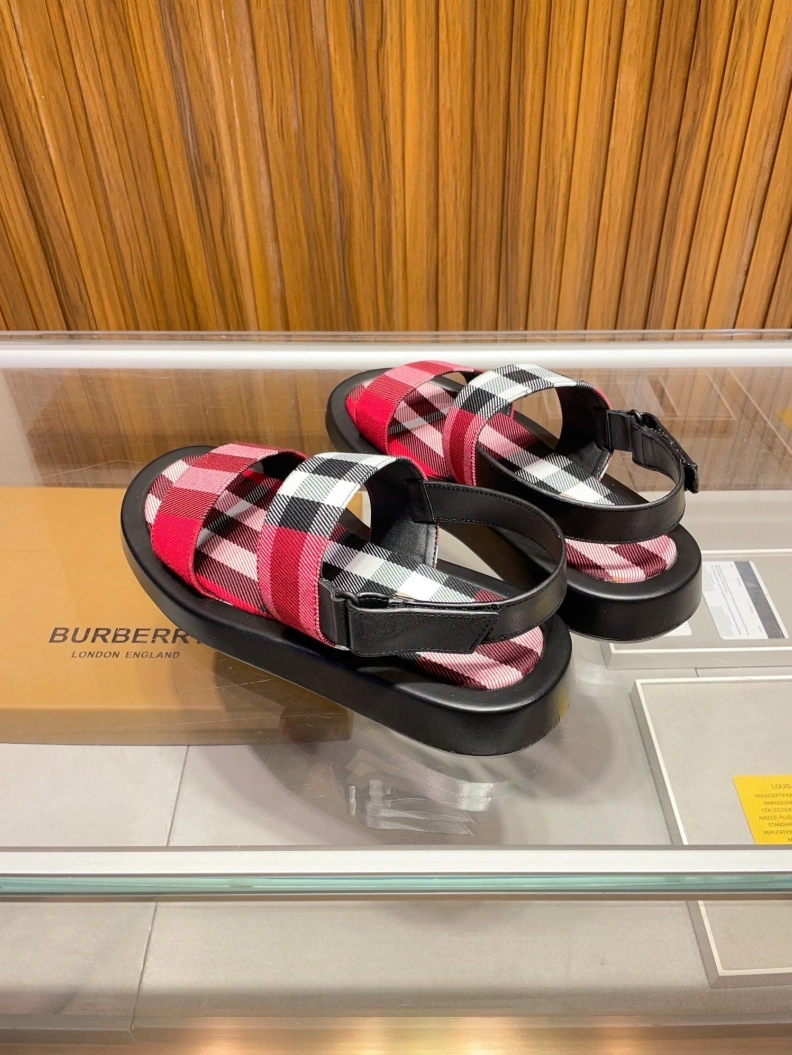 Sleek Bxrbxrry Slippers 114811