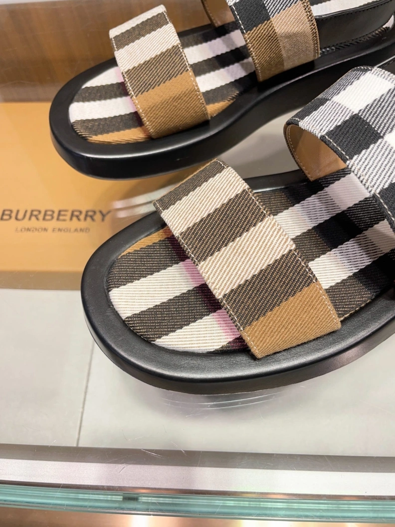 Modern Bxrbxrry Slippers 114810