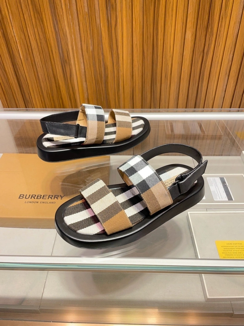 Modern Bxrbxrry Slippers 114810