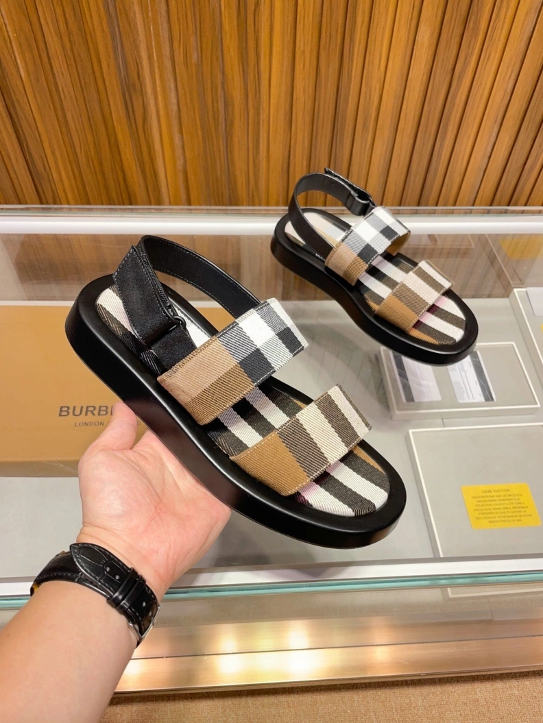 Modern Bxrbxrry Slippers 114810