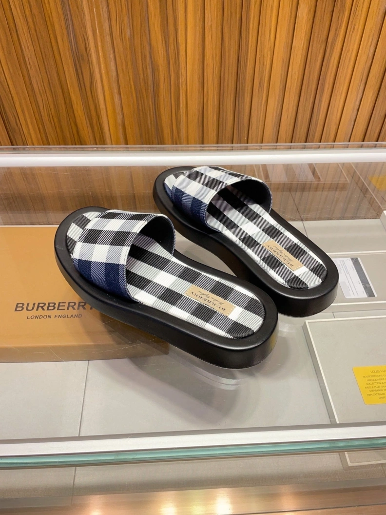 Unique Bxrbxrry Slippers 114804