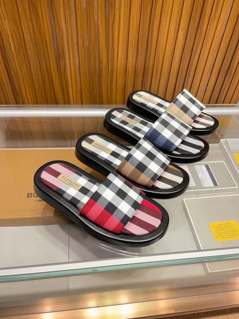 Unique Bxrbxrry Slippers 114804