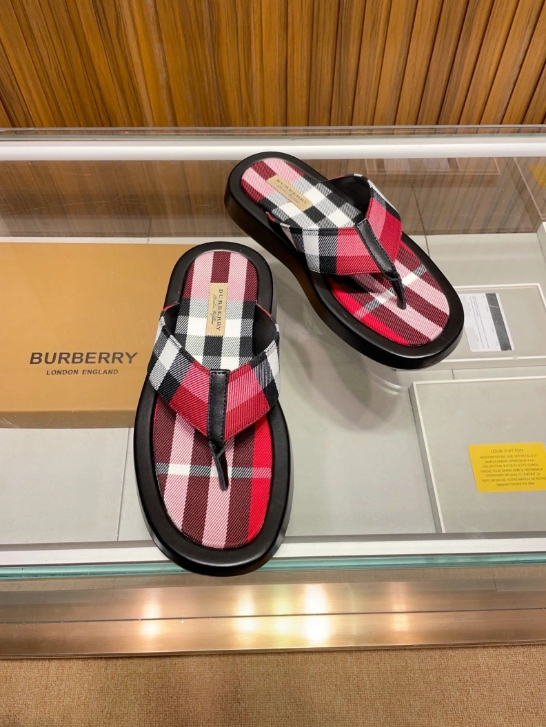 Comfortable Bxrbxrry Slippers 114783