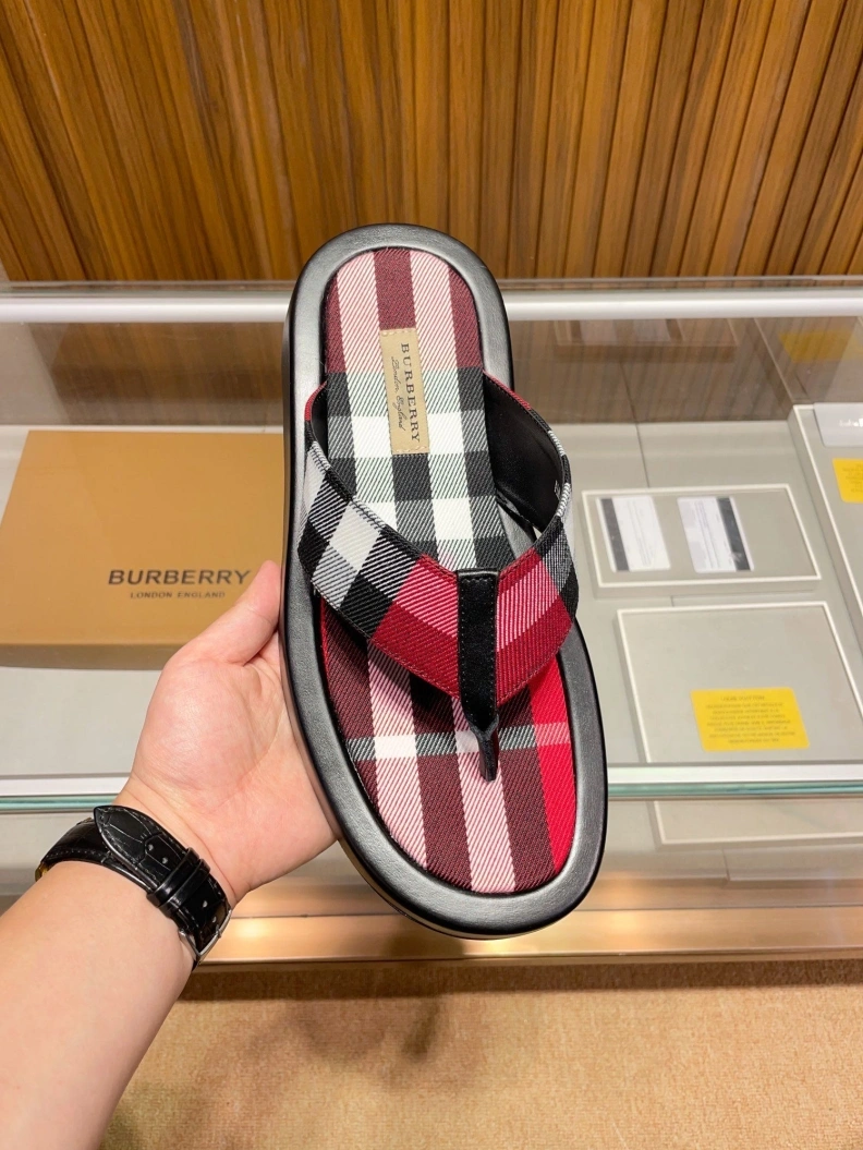 Comfortable Bxrbxrry Slippers 114783