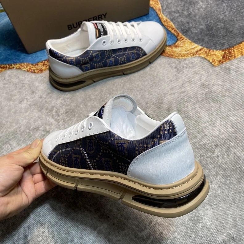 Modern Bxrbxrry Sneakers 114676