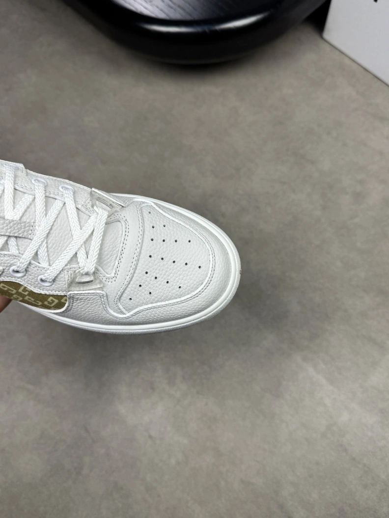 Comfortable Gxvxnchy Sneakers 152593