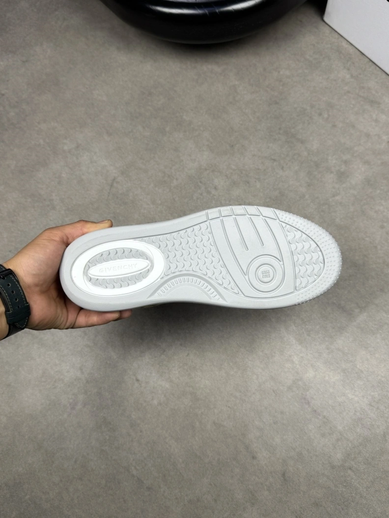 Comfortable Gxvxnchy Sneakers 152593