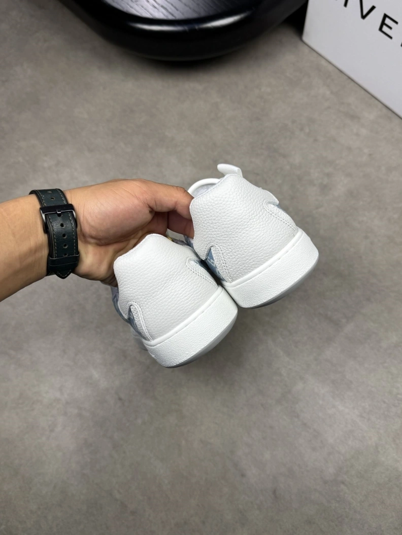 Comfortable Gxvxnchy Sneakers 152592