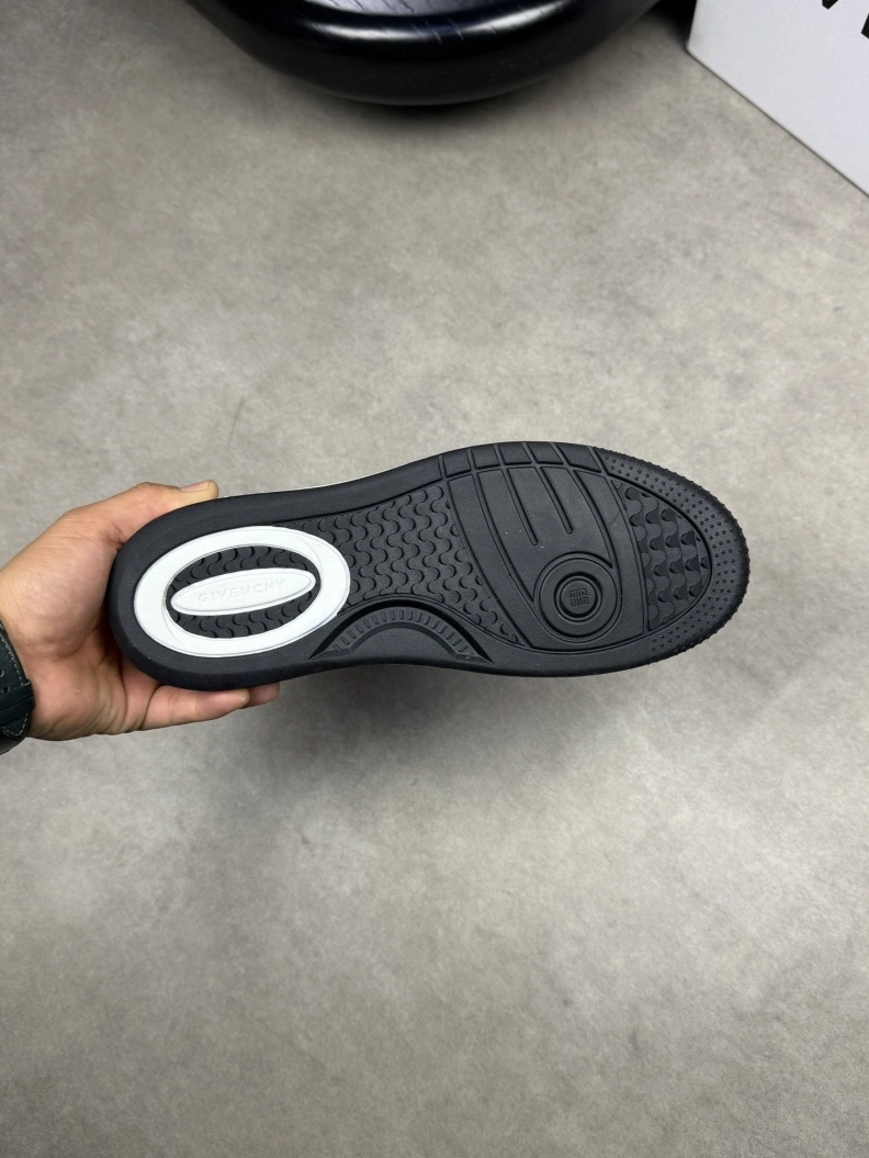 Gxvxnchy Sneakers SmartChoice 152595