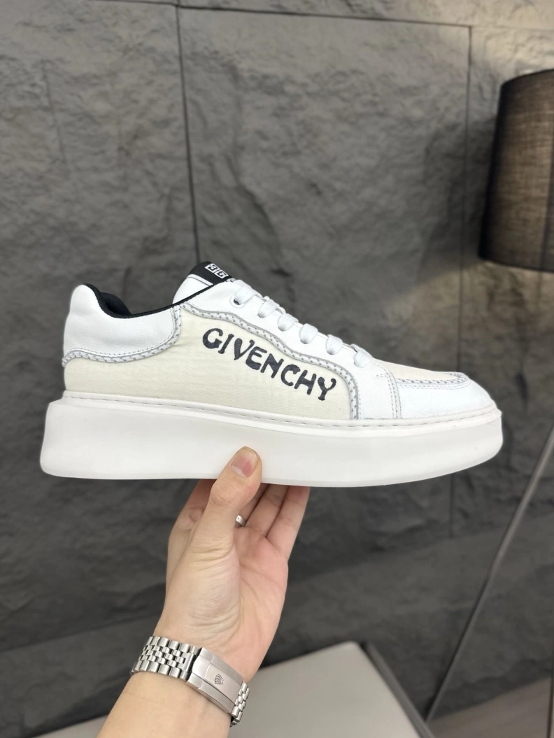 Gxvxnchy Sneakers SmartChoice 152594