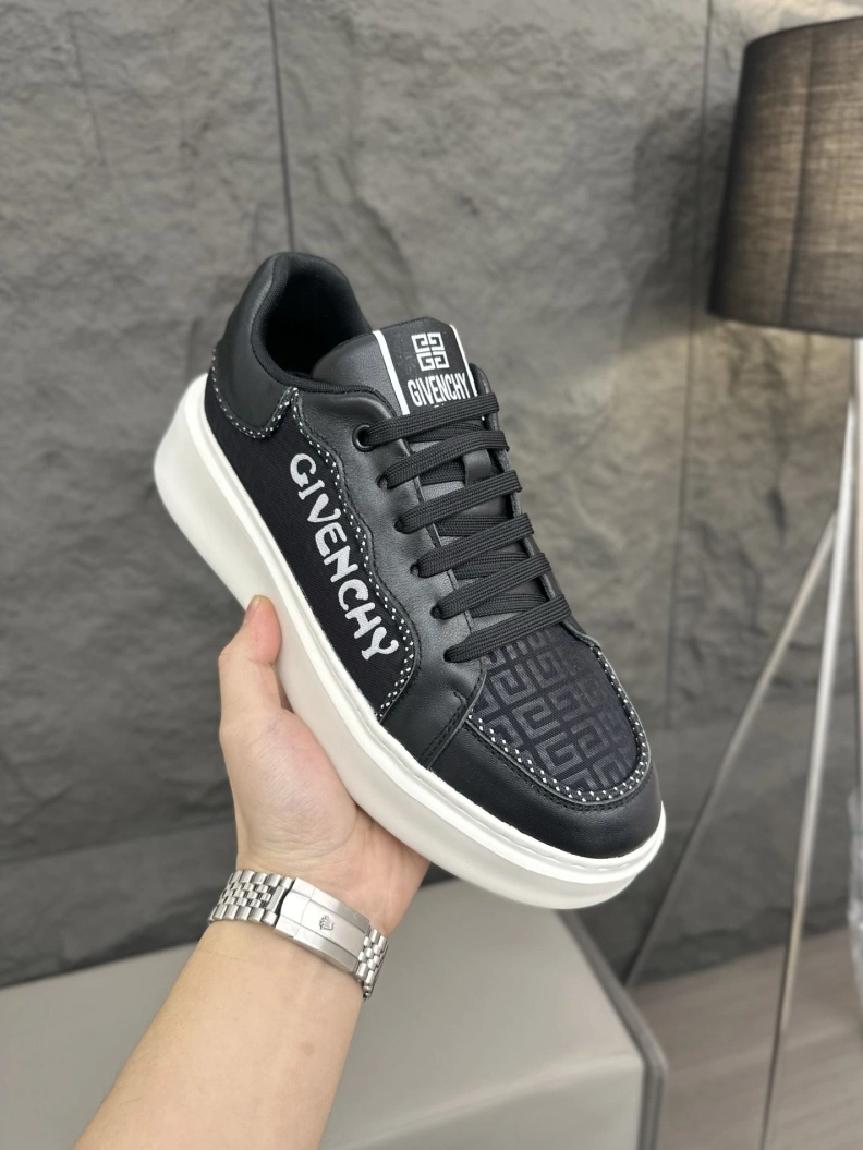 Gxvxnchy Sneakers NewStyle 152590