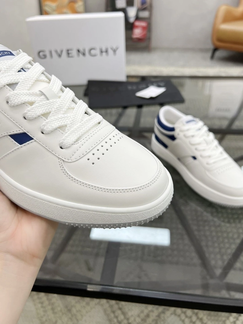Gxvxnchy Sneakers Sophisticated 152589