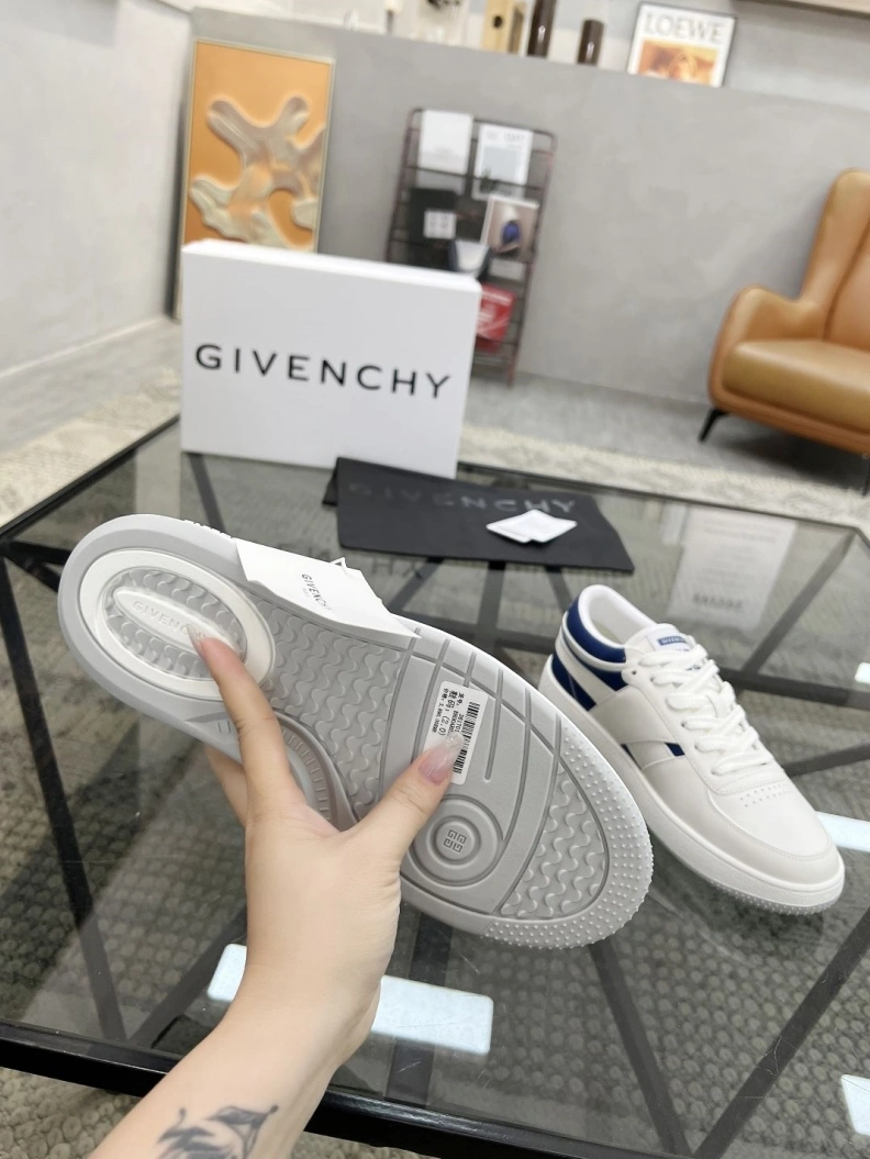 Gxvxnchy Sneakers Sophisticated 152589