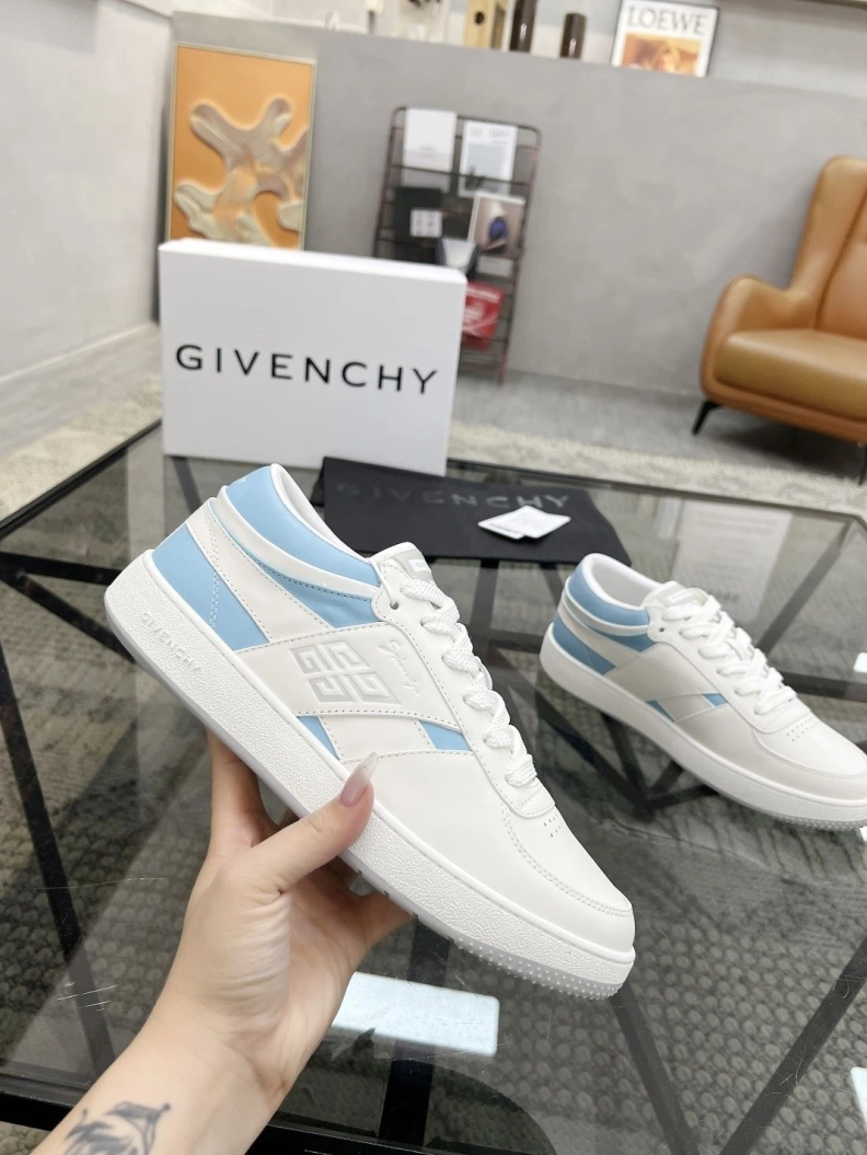 Vibrant Gxvxnchy Sneakers 152587
