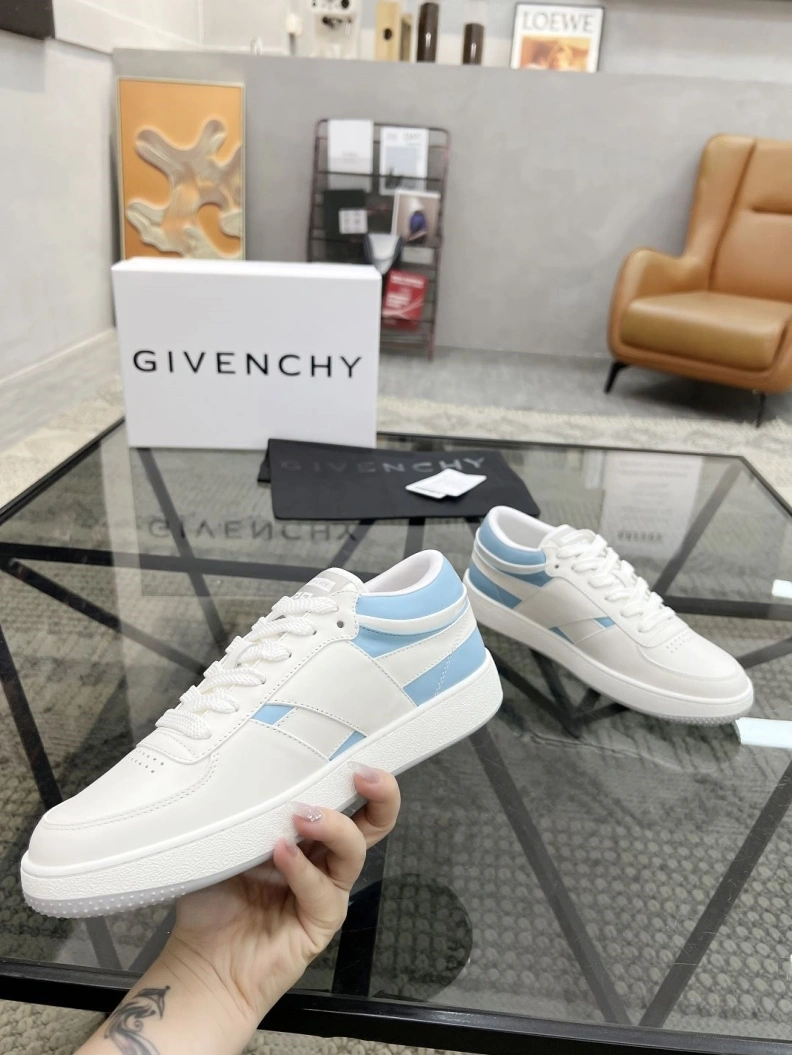 Vibrant Gxvxnchy Sneakers 152587