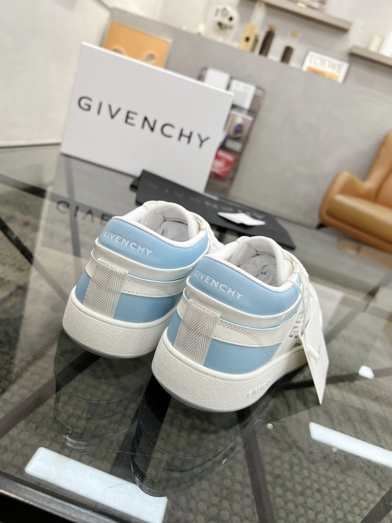 Vibrant Gxvxnchy Sneakers 152587
