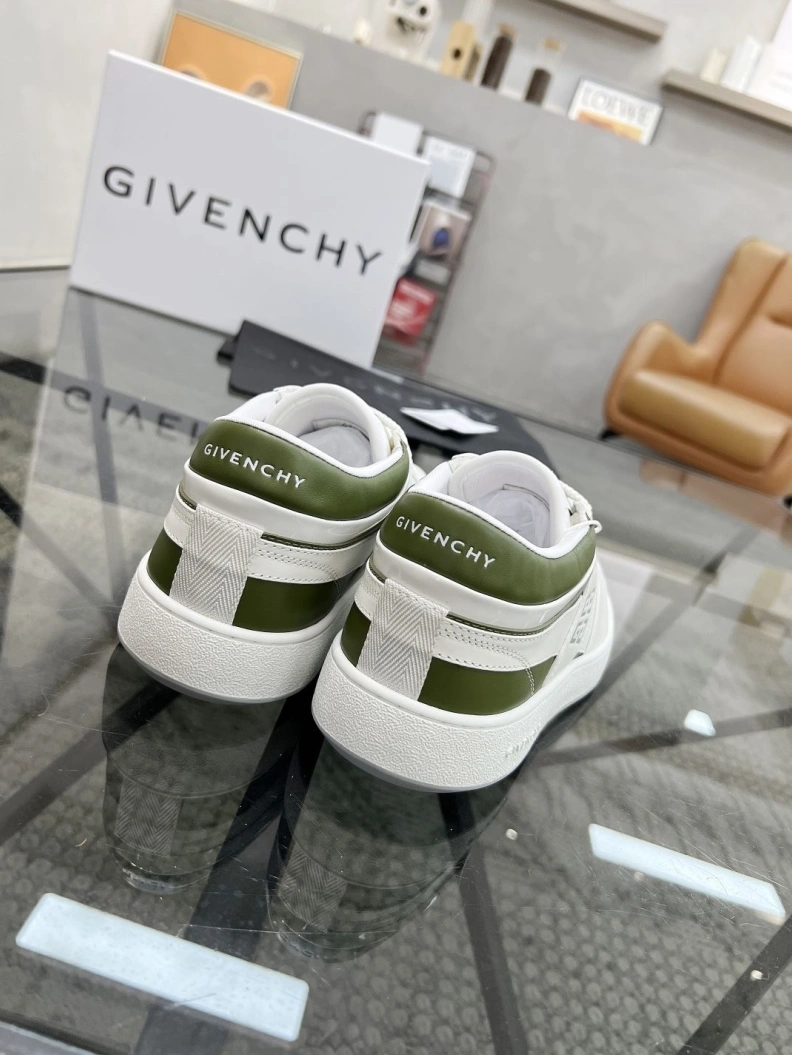 Affordable Gxvxnchy Sneakers 152586