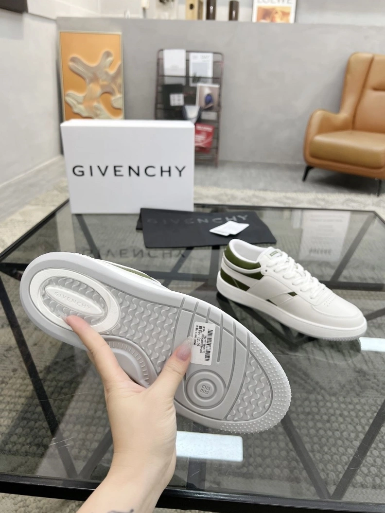 Affordable Gxvxnchy Sneakers 152586