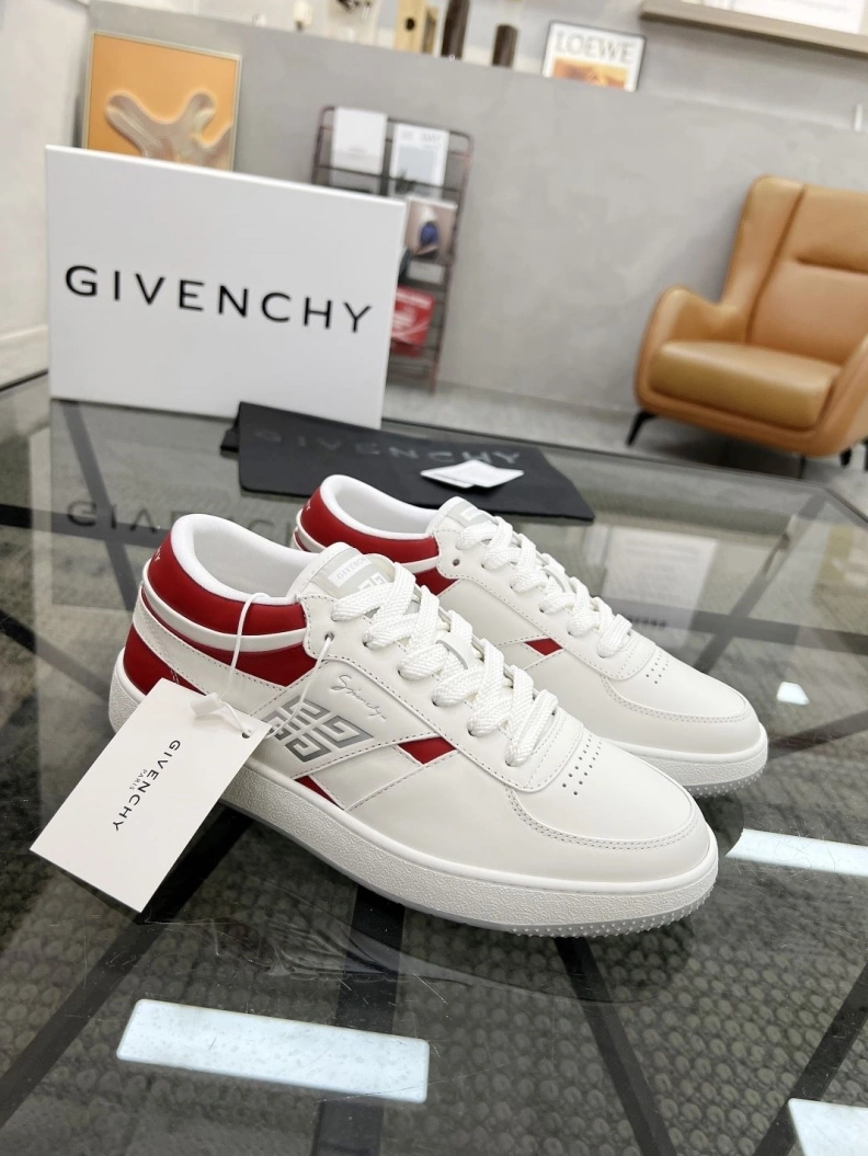 Compact Gxvxnchy Sneakers 152585