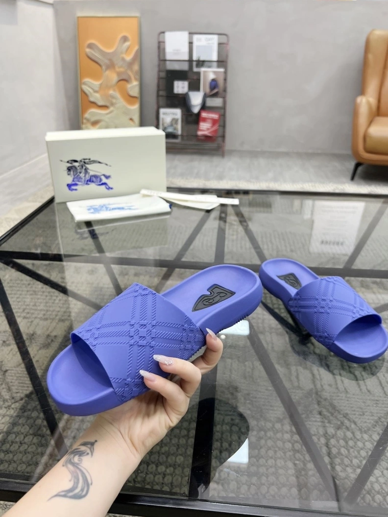 Compact Bxrbxrry Slippers 114802