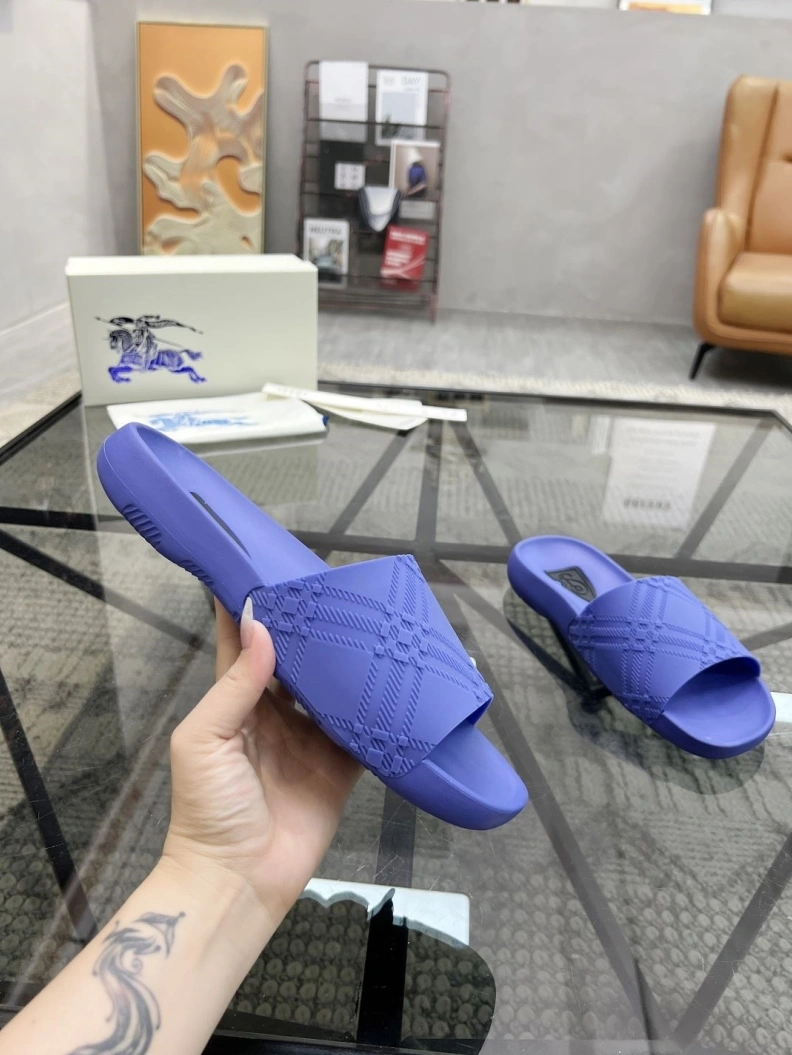 Compact Bxrbxrry Slippers 114802