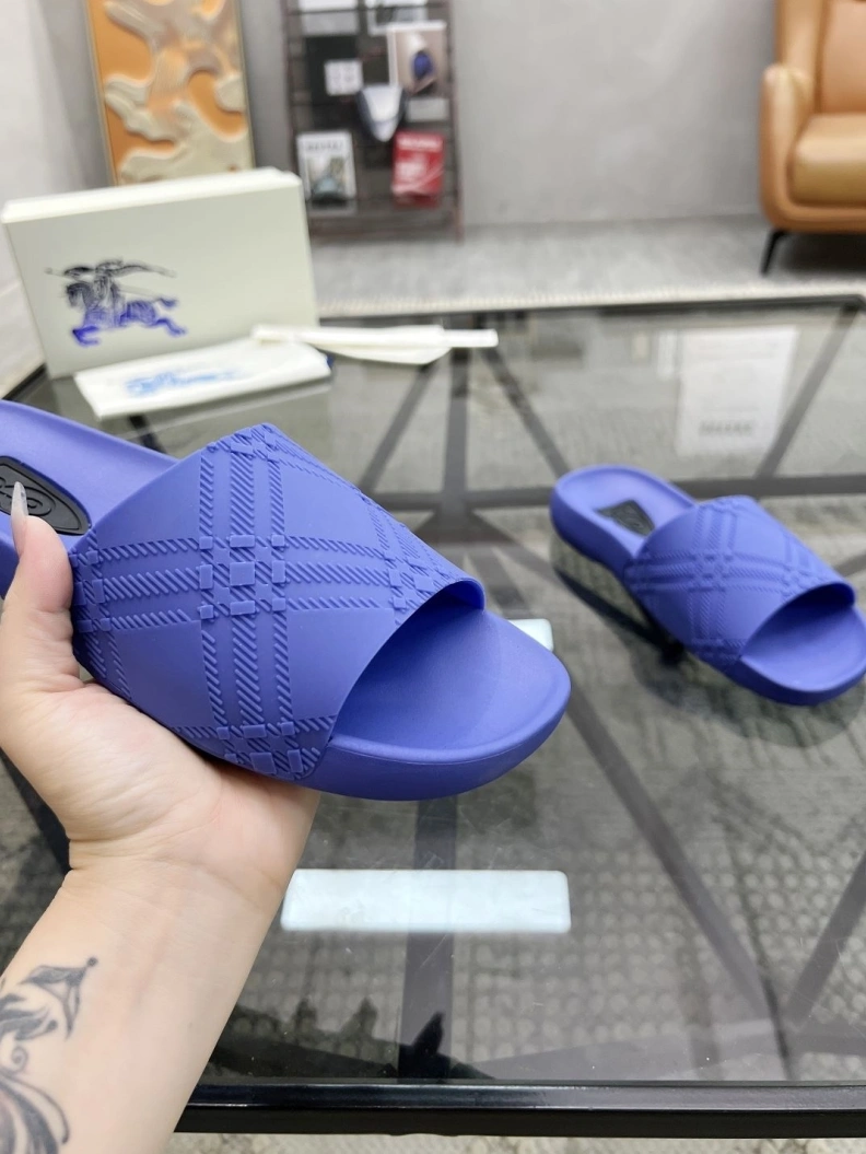 Compact Bxrbxrry Slippers 114802