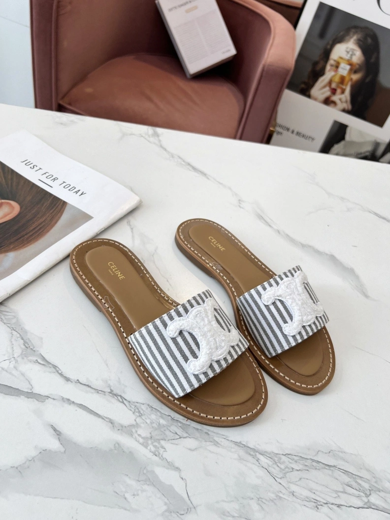 Durable Cxlxne Slippers 116026